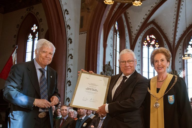 Umweltforscher und Wissenschaftspolitiker Dieter Imboden erhält den AlumniPreis 2017